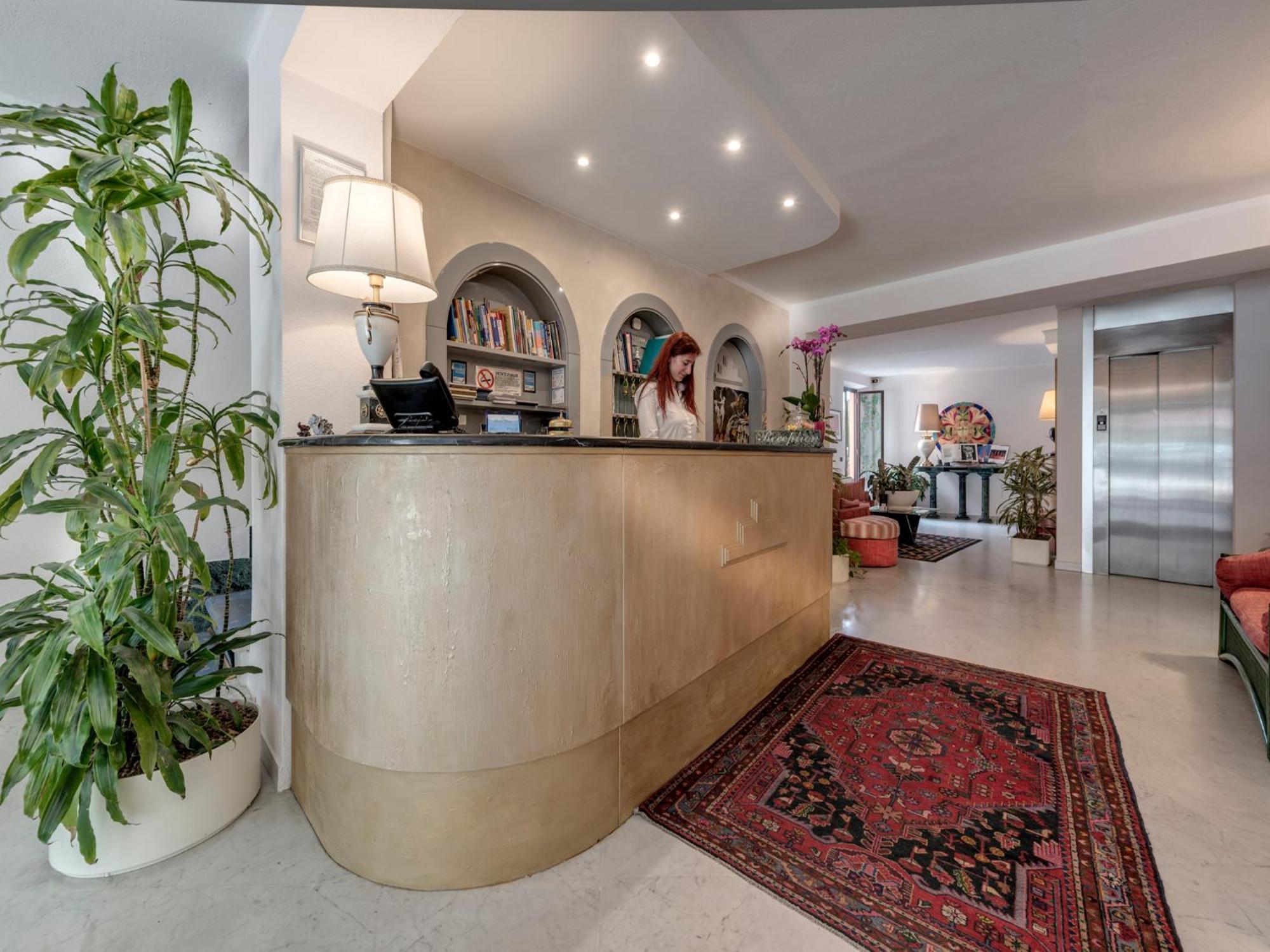 Hotel Palagi Пиетрасанта Екстериор снимка